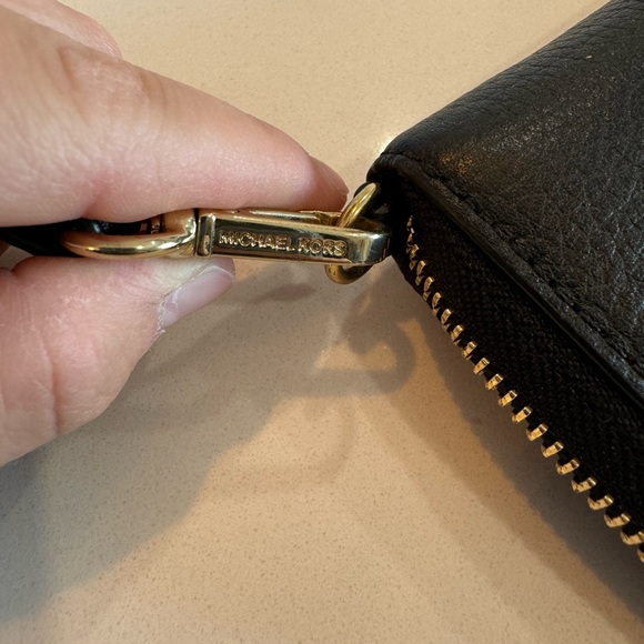 MICHAEL KORS | Wristlet - Picture 2 of 8